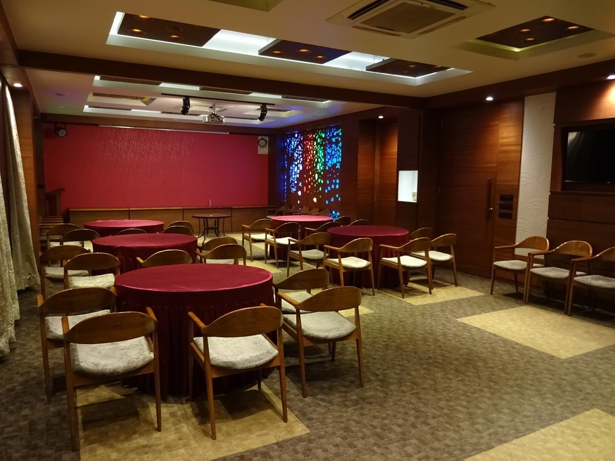 科斯莫普利谭酒店 阿穆达巴 外观 照片